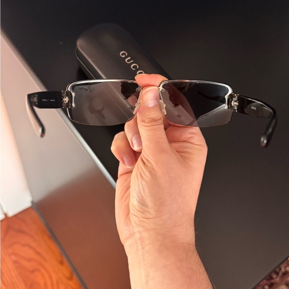 Gucci Black Rimless Rectangular Sunglasses - Picture 7 of 7